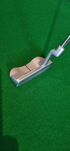 Load image into Gallery viewer, Maxed Golf Putter 35"