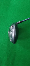 Load image into Gallery viewer, Titleist 917 D3 Driver 9.5° Stiff with Cover