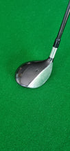 Load image into Gallery viewer, Titleist 980F Fairway 3 Wood 15° Stiff
