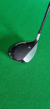 Load image into Gallery viewer, Titleist 909D3 Driver 9.5° Stiff