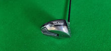 Load image into Gallery viewer, Titleist 909D3 Driver 9.5° Stiff