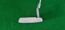 Load image into Gallery viewer, Adams Idea a2 OS Ladies Putter 34" with Cover