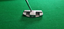 Load image into Gallery viewer, Odyssey White Hot XG #8 Putter 35"