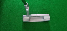 Load image into Gallery viewer, Spalding Pro Putter 35&quot;
