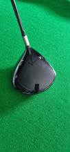 Load image into Gallery viewer, Titleist 909D3 Driver 9.5° Stiff
