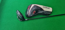 Load image into Gallery viewer, Titleist 917 D2 Driver LH 10.5° Stiff with Cover
