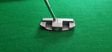 Load image into Gallery viewer, Odyssey White Hot XG #8 Putter 35&quot;
