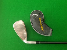 Load image into Gallery viewer, Cleveland Quadpro Launch Driving Iron 15° Stiff with Cover
