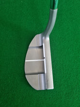 Load image into Gallery viewer, Rife Abaco Island Series Putter 35&quot;

