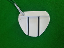Load image into Gallery viewer, TaylorMade Ghost Manta Putter 35&quot;
