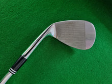 Load image into Gallery viewer, Cleveland REG 588 Tour Zip Grooves Lob Wedge 60°
