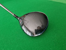 Load image into Gallery viewer, Wilson Staff D7 Driver 10.5° Stiff
