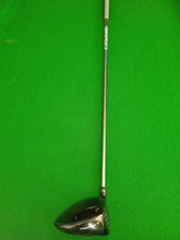 Load image into Gallery viewer, Wilson Staff D7 Driver 10.5° Stiff
