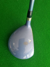 Load image into Gallery viewer, LPGA La Femme Ladies 5 Wood 21° with Cover
