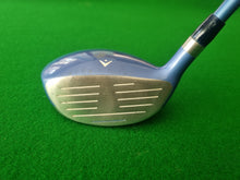 Load image into Gallery viewer, LPGA La Femme Ladies 5 Wood 21° with Cover
