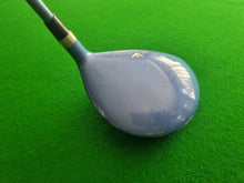 Load image into Gallery viewer, LPGA La Femme Ladies 3 Wood 17° with Cover
