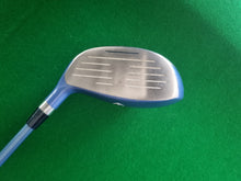 Load image into Gallery viewer, LPGA La Femme Ladies 3 Wood 17° with Cover
