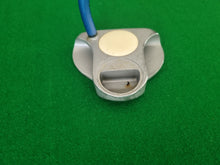 Load image into Gallery viewer, LPGA La Femme Ladies Putter 34&quot;
