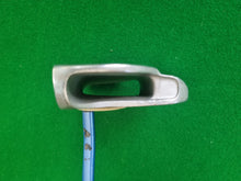 Load image into Gallery viewer, LPGA La Femme Ladies Putter 34&quot;
