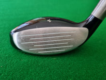 Load image into Gallery viewer, TaylorMade Burner 4 Rescue Ladies Hybrid 22°
