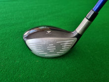 Load image into Gallery viewer, Titleist 904F Fairway 7 Wood 22° Regular with Cover
