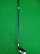 Load image into Gallery viewer, Titleist 904F Fairway 7 Wood 22° Regular with Cover

