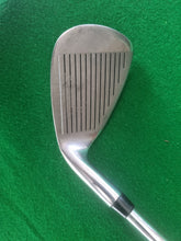 Load image into Gallery viewer, Dunlop DDH Sand Wedge Regular
