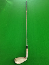 Load image into Gallery viewer, Cleveland CG15 Gap Wedge 52°
