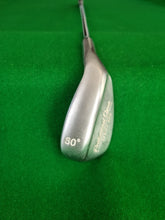 Load image into Gallery viewer, Professional Open Series 690 Lob Wedge 60°
