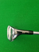 Load image into Gallery viewer, Cobra King F8 One Length 4 Hybrid 22° Stiff

