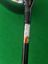 Load image into Gallery viewer, Cleveland Classic XL Driver 10.5° Stiff
