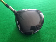 Load image into Gallery viewer, Titleist 909D2 Driver 9.5° Stiff

