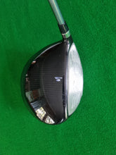 Load image into Gallery viewer, Cobra Max Offset Driver 10.5° Regular with Cover
