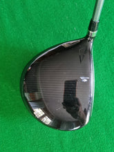 Load image into Gallery viewer, Cobra Max Offset Driver 10.5° Regular with Cover
