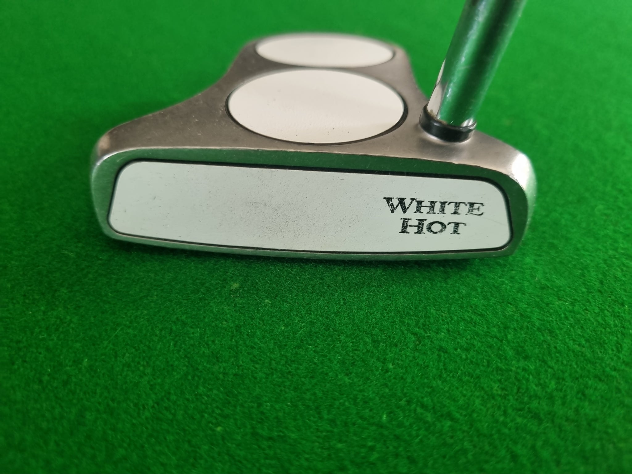 Odyssey White Hot 2-Ball Putter 35