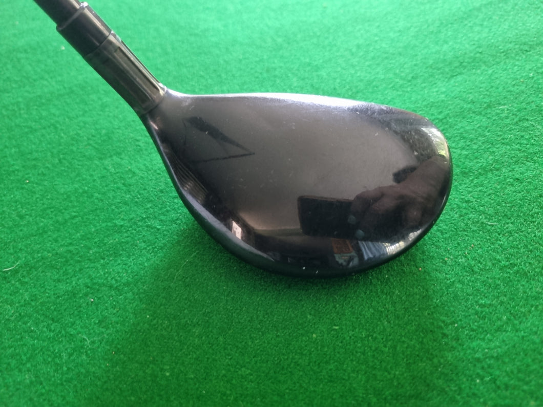TaylorMade M2 Rescue 4 Hybrid 22° Stiff with Cover and New Grip