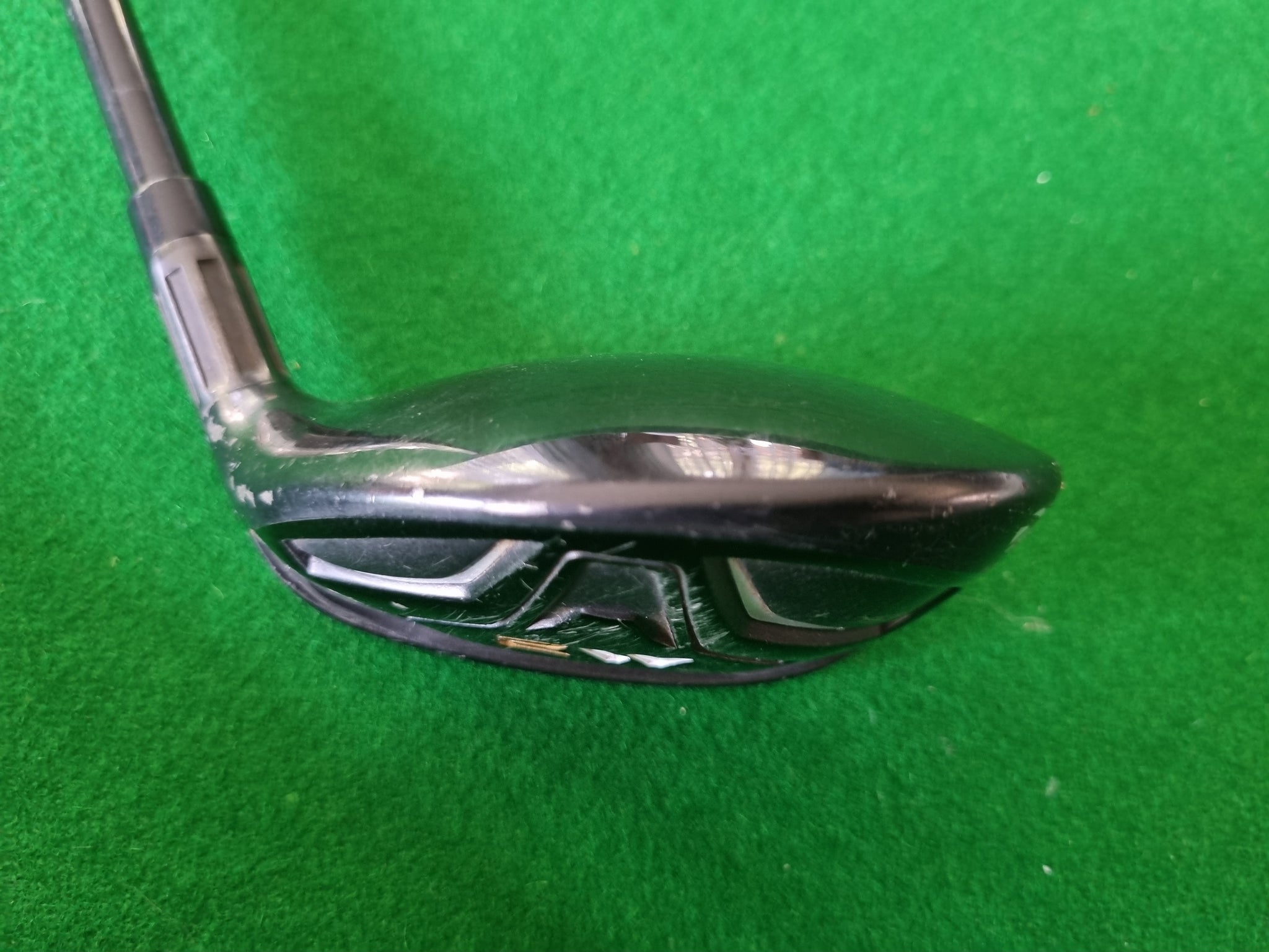 TaylorMade M2 Rescue 4 Hybrid 22° Stiff with Cover and New Grip