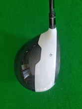 Load image into Gallery viewer, TaylorMade M2 Driver 9.5° Stiff with Cover
