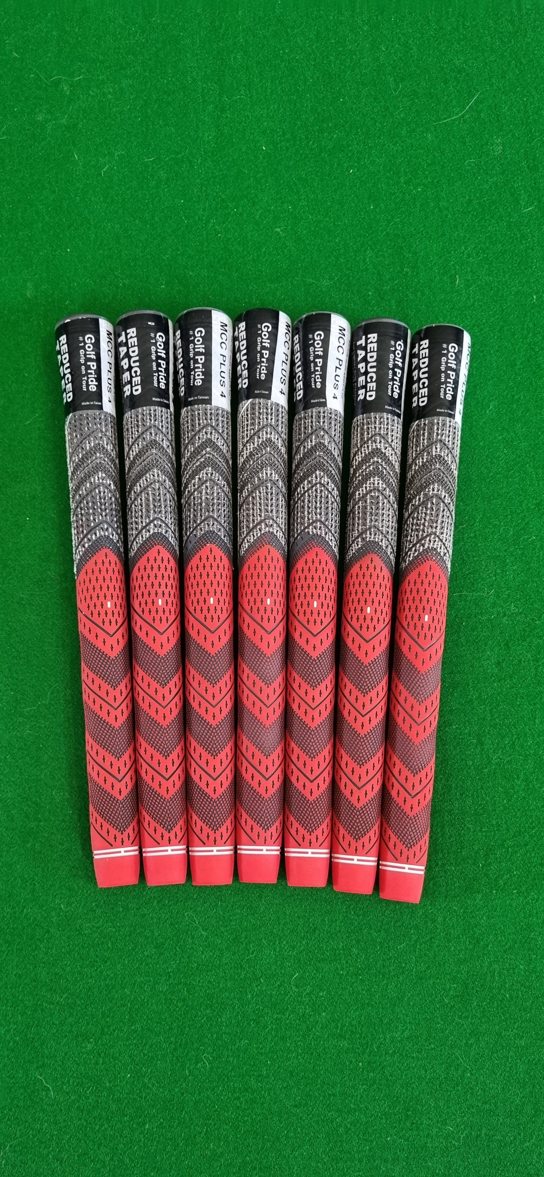 Golf Pride MCC Plus 4 Golf Grips - Red - Midsize - Set of 7 grips