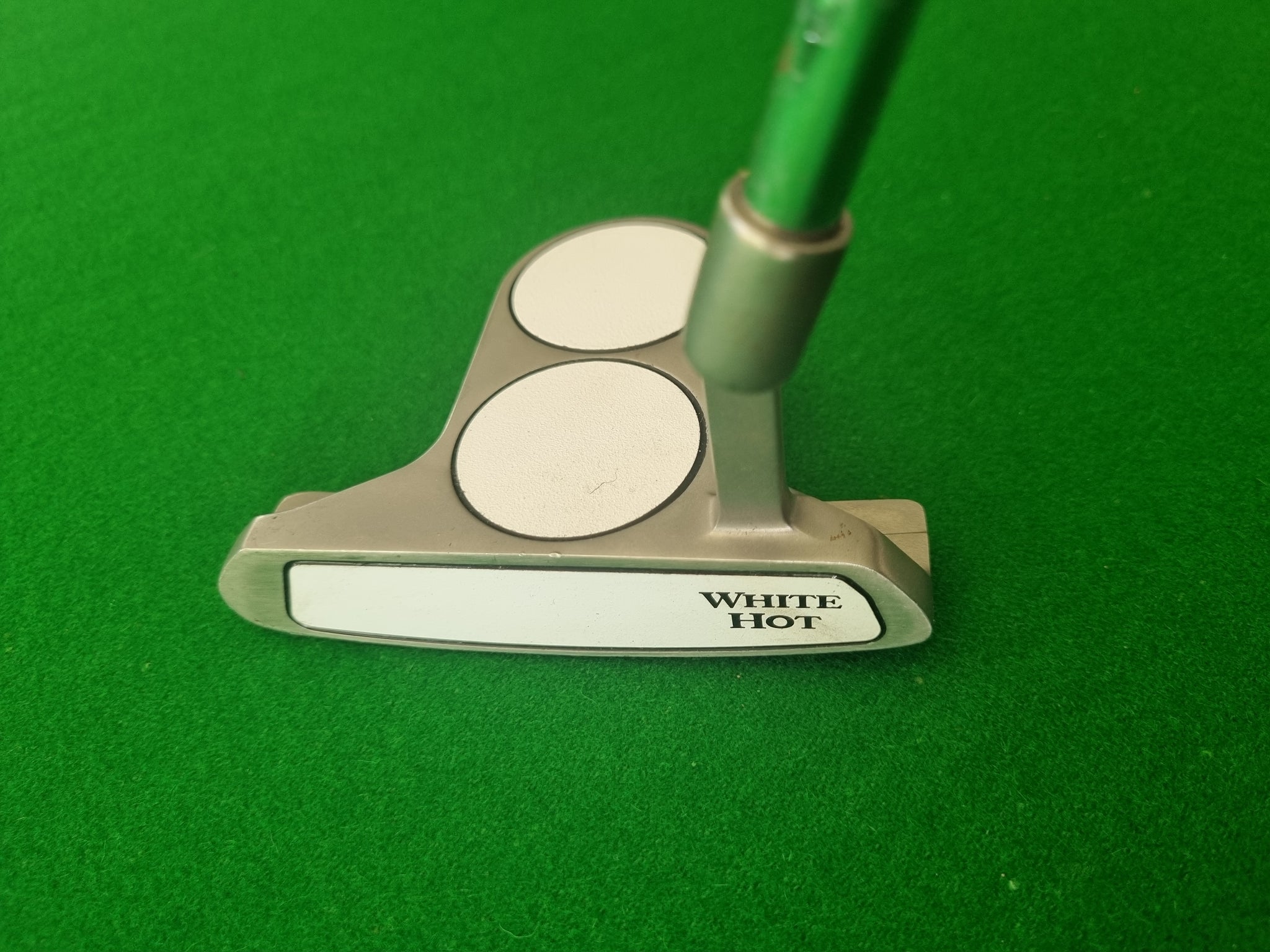ODYSSEY WHITE HOT 2-ball　BLADE Odyssey White Hot 2-Ball Blade Putter | Golfbidder