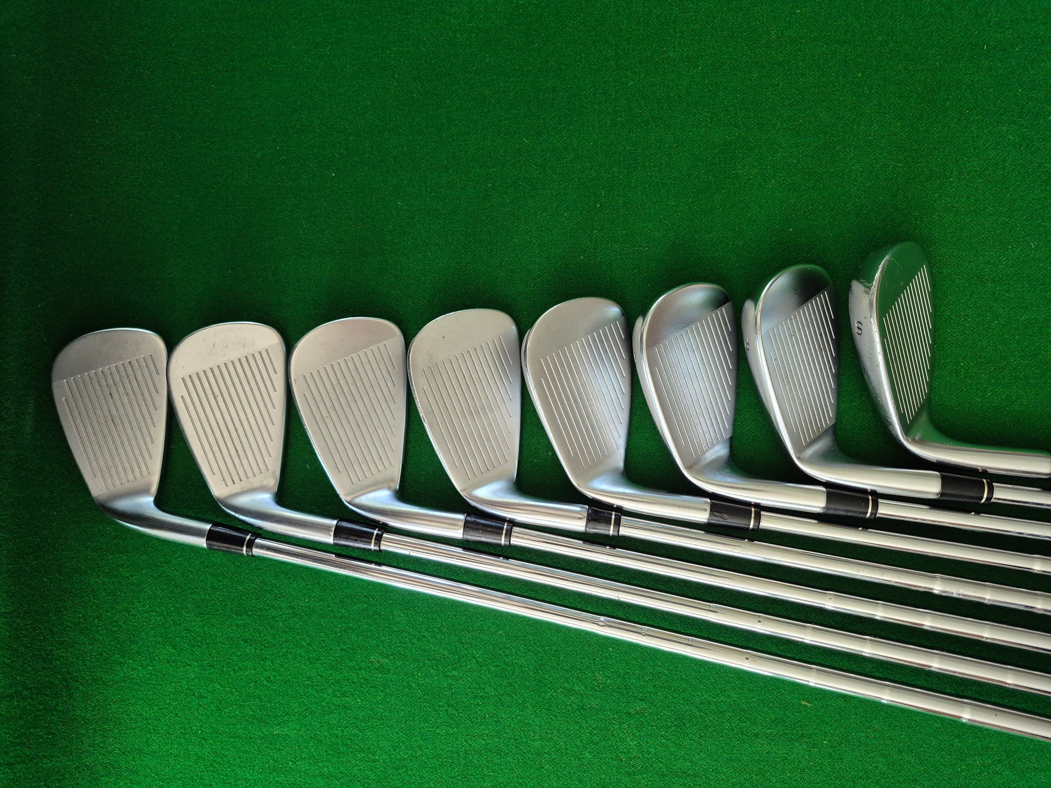 TaylorMade R9 Irons 4 - SW Stiff – Golfers Market