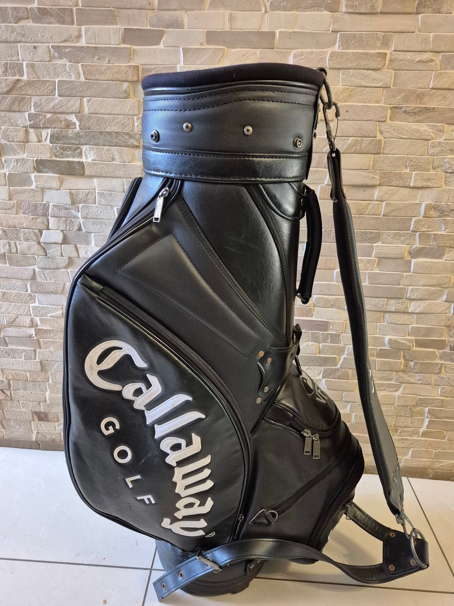 callaway golf bag rain cover Callaway Hawkeye VFT Staff Cart Bag with Rain Cover – Golfers Market