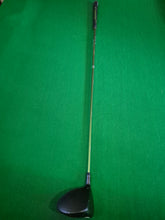 Load image into Gallery viewer, TaylorMade R15 430 Driver Regular Adjustable Loft with Cover
