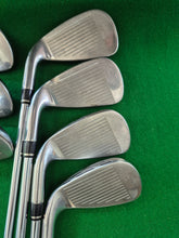 Load image into Gallery viewer, Wilson Staff D7 Irons 5 - SW Regular
