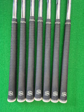 Load image into Gallery viewer, Wilson Staff D7 Irons 5 - SW Regular
