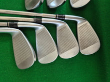 Load image into Gallery viewer, TaylorMade R9 Irons 4 - PW Stiff
