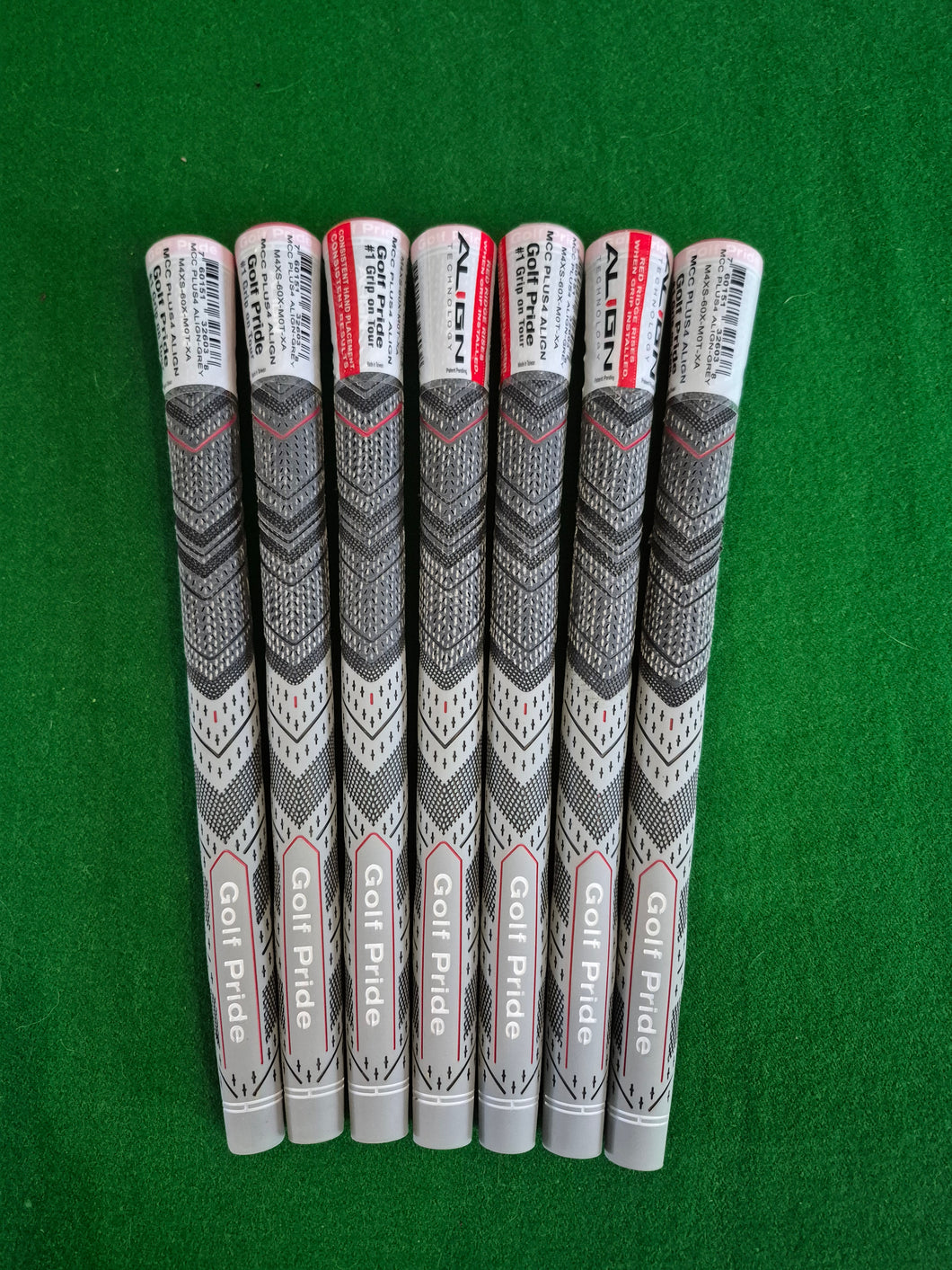 Golf Pride MCC Plus 4 Align Golf Grips - Grey - Standard size - Set of 7 grips - New