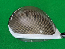 Load image into Gallery viewer, TaylorMade Sim Max D Driver 10.5° Regular
