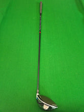 Load image into Gallery viewer, TaylorMade Sim Max D Driver 10.5° Regular
