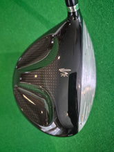 Load image into Gallery viewer, Cobra L4V X Driver 9° Stiff with Cover
